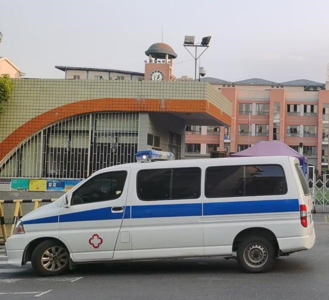 织金救护车出租护送骨折病人一公里多少钱